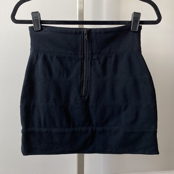 Talula bandage mini skirt black sz 6 - Picture 3 of 3